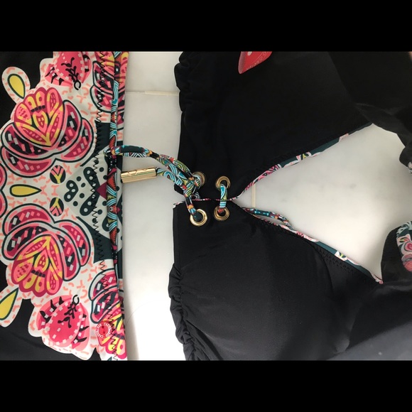 Bikini - Picture 3 of 5